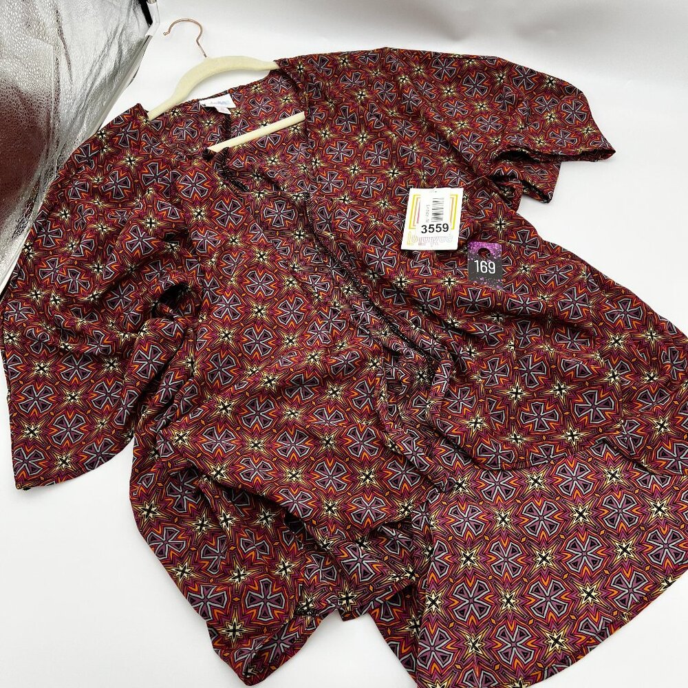 New With Tags LuLaRoe Lindsay kimono styled cardigan in medium (10-18)